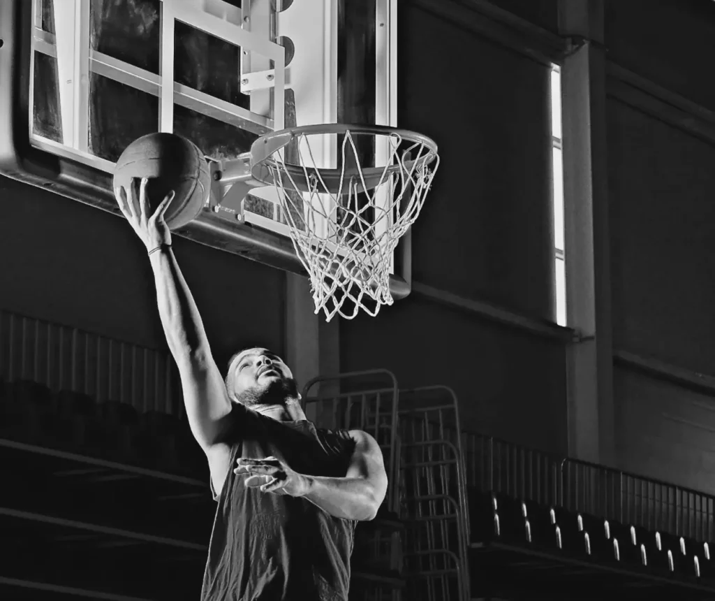 SQUADRA SPORT MANAGEMENT Agency > Our service for basketball players and trainer